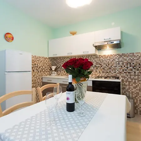 Josef Big Private Garden Apartment Funtana