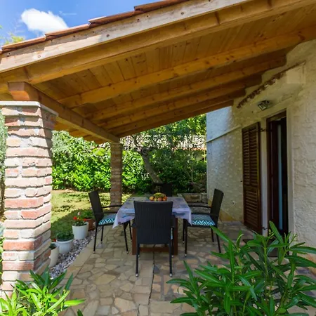 Josef Big Private Garden * Funtana