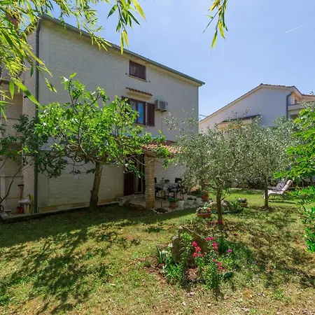 Josef Big Private Garden Apartment *
